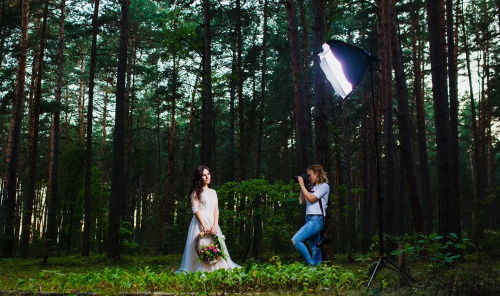alt="Outdoor portrait photography setup"